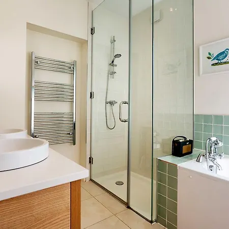 Veeve - Fields Holiday home