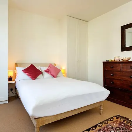 Veeve - Fields London