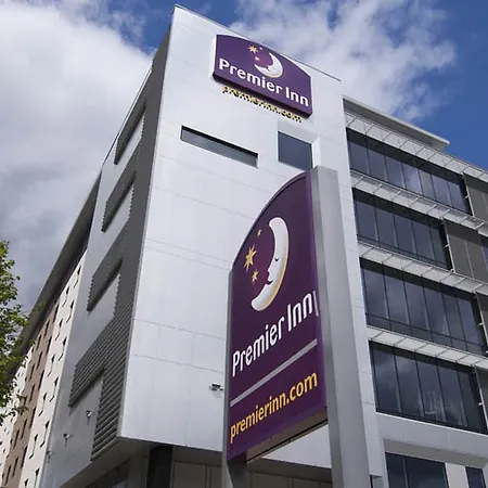 Premier London Ealing Brentford