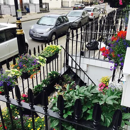 Guest house Surtees London