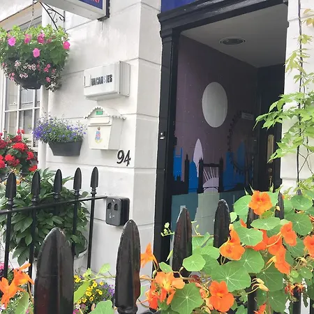 Surtees Guest house London