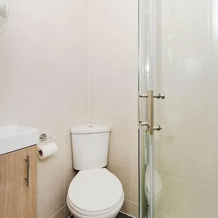Spencer Road Guest house 5*