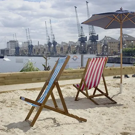 Excel Waterfront Apartments Apartment London