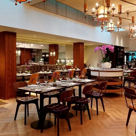The Athenaeum & Residences Otel 5*