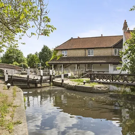 Jack's Mill Bed & Breakfast Harefield