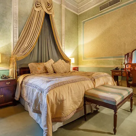 Elizabeth Hotel 4*