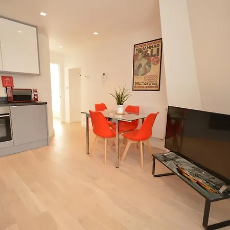 St Anne's Court By Indigo Flats * Londyn
