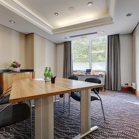 Hotel Thistle Hyde Park Kensington Gardens 4*