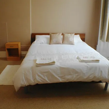 The Castle Bar Bed & Breakfast 2*