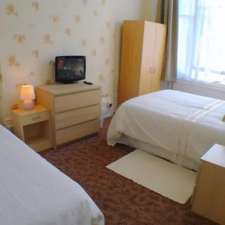 Bed & Breakfast The Castle Bar London