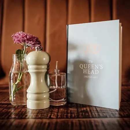The Queen's Head Hotel