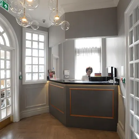 Hotel The Kings Head 4*