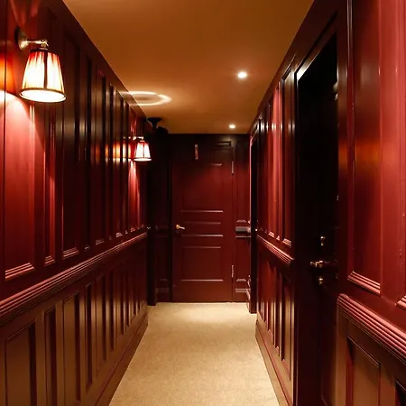 Mimi's Soho Hotel 4*