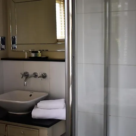 Packfords 3* London