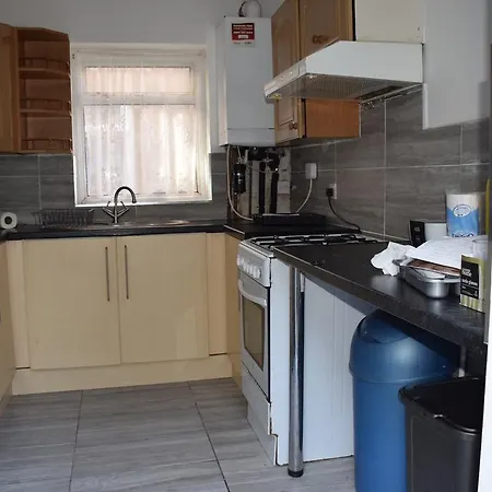 Sandhurst Apartment