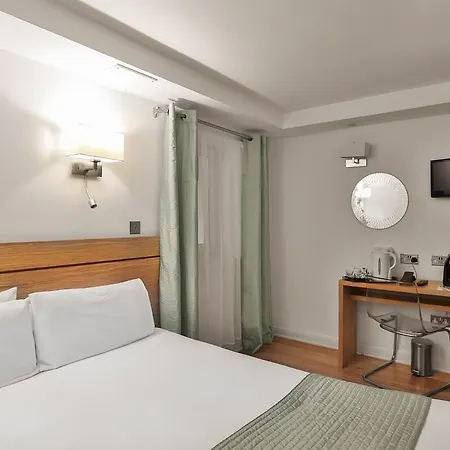 Ambassadors Hotel 3*