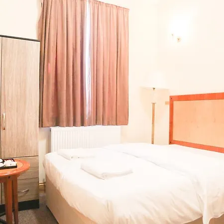Shelton Hotel, Finsbury Park