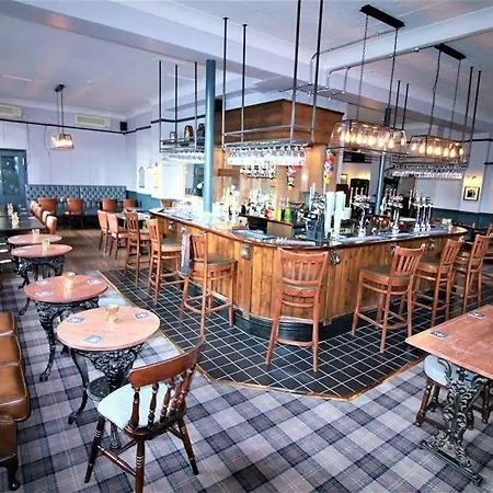 Frühstückspension Summerfield Pub & Boutique