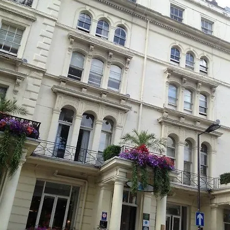 Hotel Umi 3*