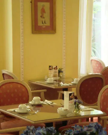 Derby Kensington Hotel 3*