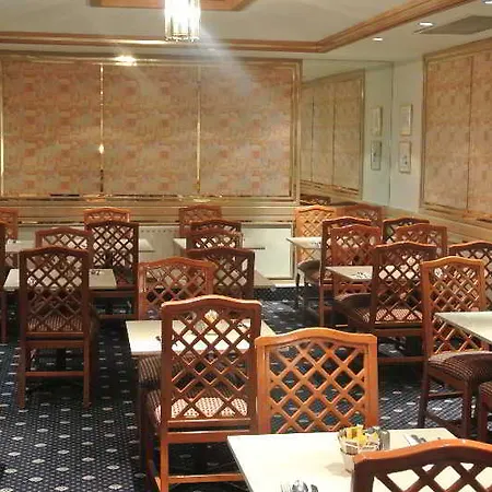 Norfolk Towers Paddington 4*