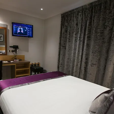 Western Victoria Palace Hotel