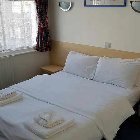 ゲストハウス Croydon Hotel 2*