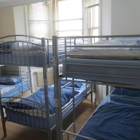 Отель 4 Star Piccadilly