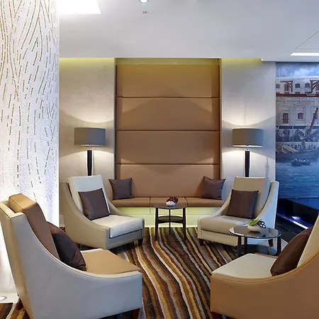 Cheval Three Quays At The Tower Of 5*