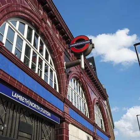 Otel Point A Westminster 3*