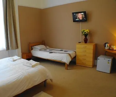 The Castle Bar Bed & Breakfast London