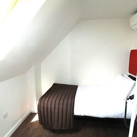 Chiswick Hotel 4*