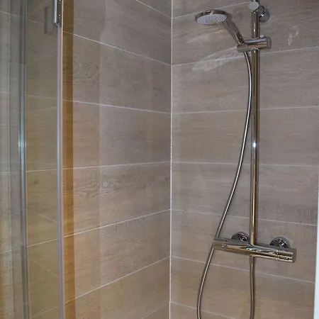 Peckham 3* London