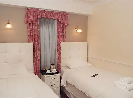 Classic Hyde Park Hotel 2*