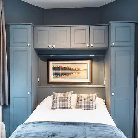 Summerfield Pub & Boutique 3* London