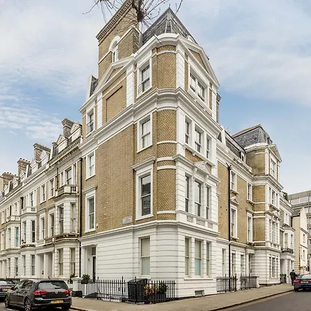 The Linden Gardens Apartment