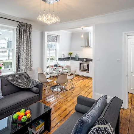 Apartment The Linden Gardens London