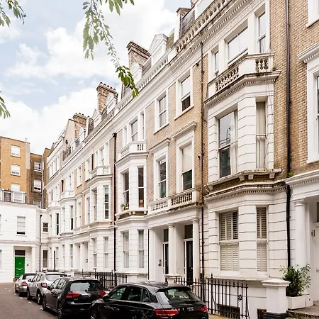 The Linden Gardens Apartment *