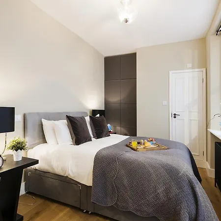 The Linden Gardens Apartment *