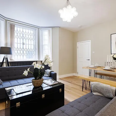 Apartment The Linden Gardens London