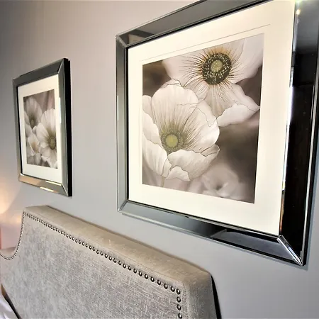 Summerfield Pub & Boutique 3* London