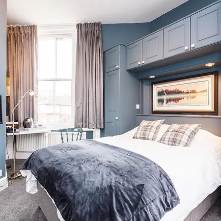Summerfield Pub & Boutique London
