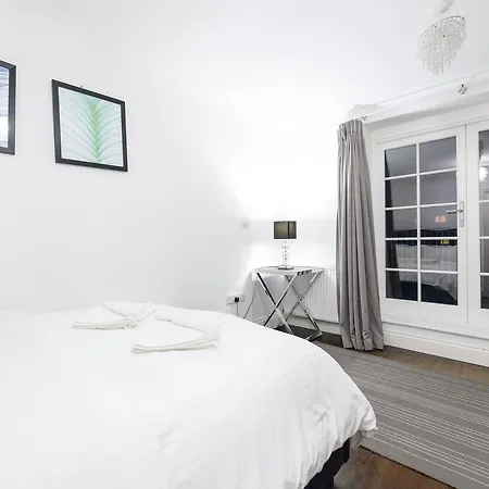 Knightsbridge Apartments