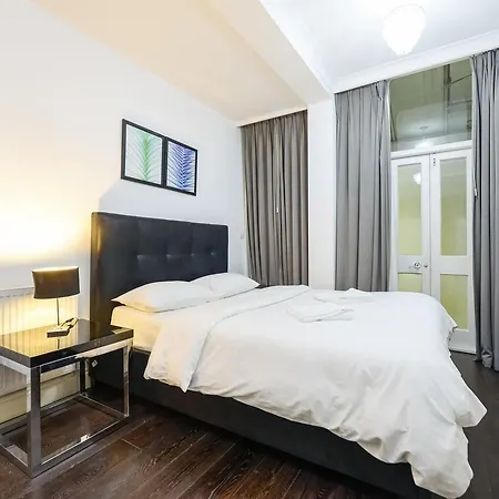 Knightsbridge Apartments Apartment
