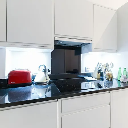 Knightsbridge Apartments * London