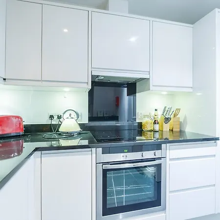 Knightsbridge Apartments Apartment *