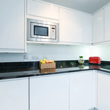 Knightsbridge Apartments Apartment