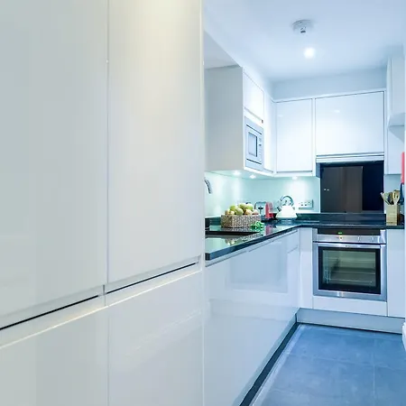 Knightsbridge Apartments Apartment *
