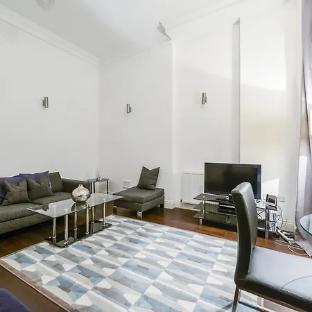 Knightsbridge Apartments *