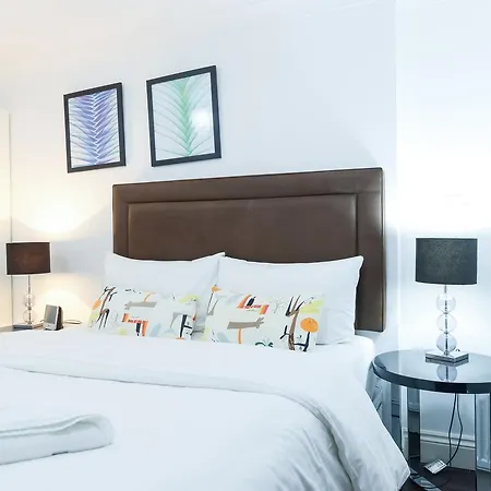 Knightsbridge Apartments *